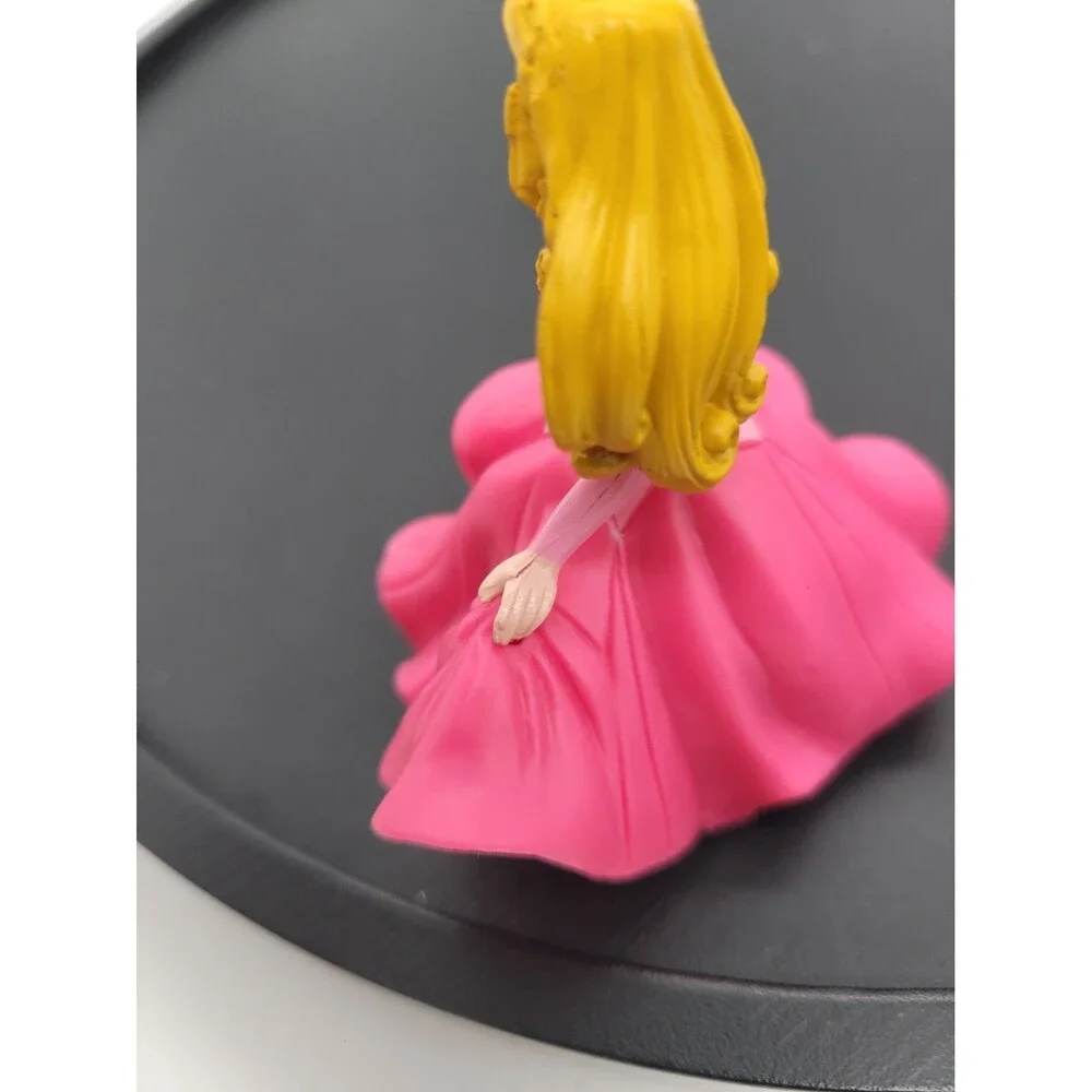 Disney Princess Sleeping Beauty Aurora Sitting PVC Figure 3
